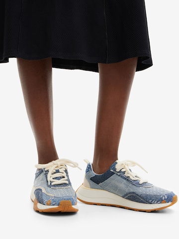 Desigual Sneaker in Blau: Vorderseite