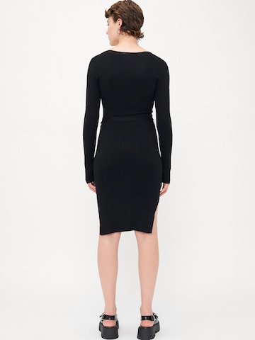Vero Moda Tall Strikkjole 'VMSABA' i sort