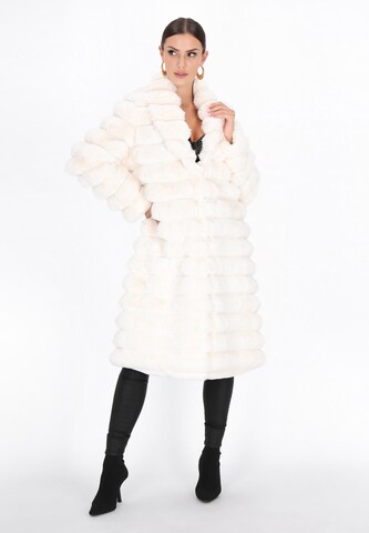 faina Wintermantel in Wit