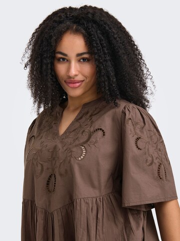 ONLY Carmakoma Bluse i brun