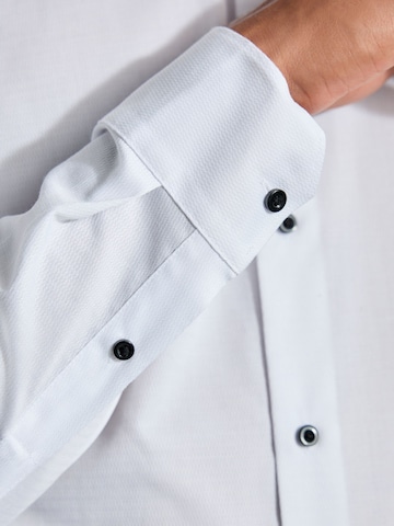 Coupe regular Chemise business Next en blanc