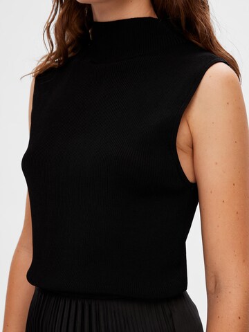 Top in maglia 'Caro' di SELECTED FEMME in nero