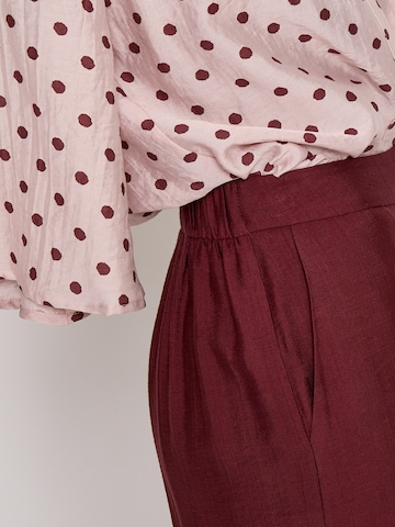 minus - regular Pantalón 'Seria' en rojo
