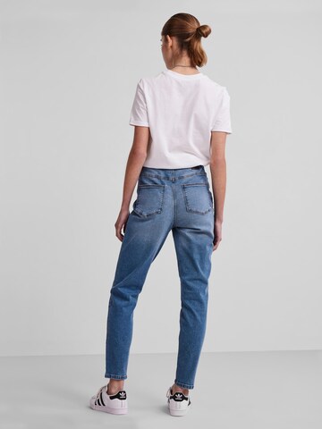PIECES Tapered Jeans 'Kesia' in Blau