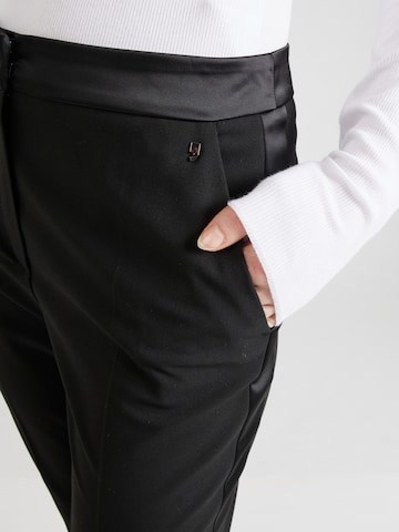 COMMA Конический (Tapered) Плиссированные брюки в Черный