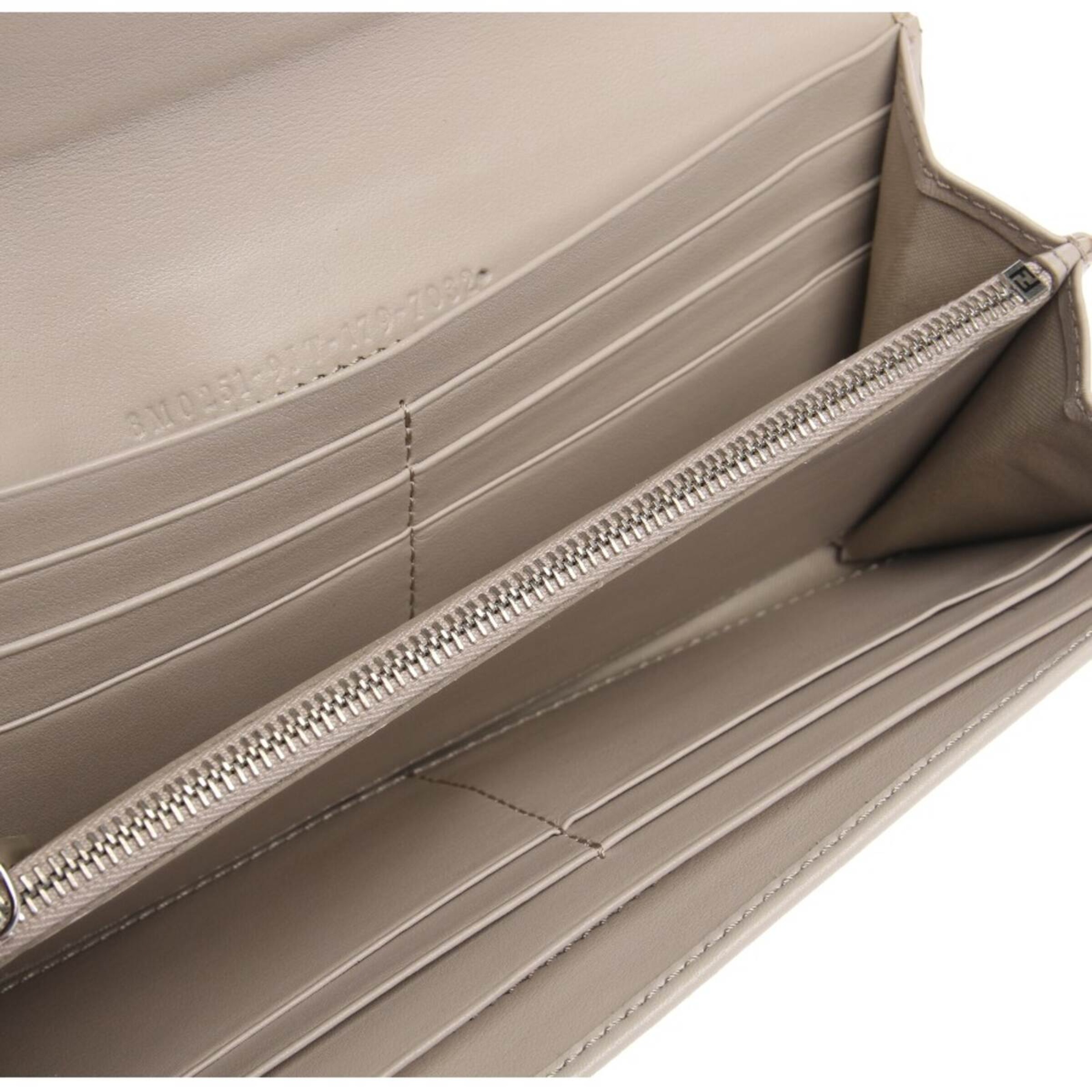 Fendi Small Leather Goods in One size in Brown