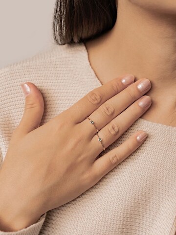 Dear Me Ring 'Emerald Touch' in Gold: front