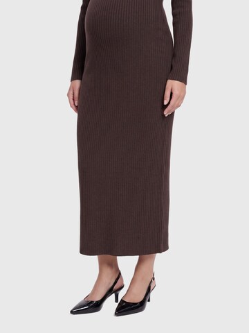 Only Maternity Knitted dress 'OLMTiara' in Brown
