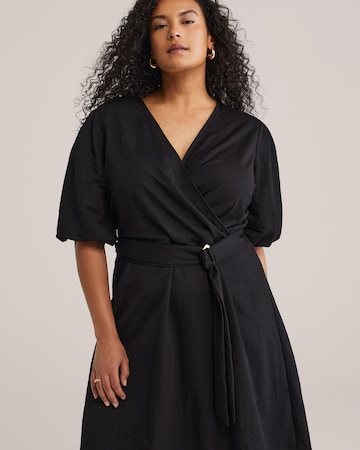 Rochie de la WE Fashion pe negru