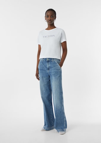 comma casual identity - Camiseta en blanco