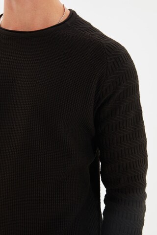 Trendyol Pullover in Schwarz