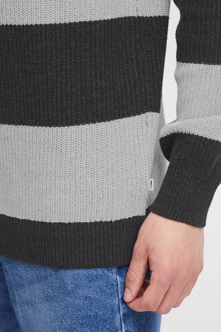 !Solid Pullover in Grau