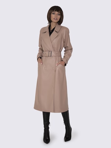 Cappotto di mezza stagione di Anushka in beige: frontale