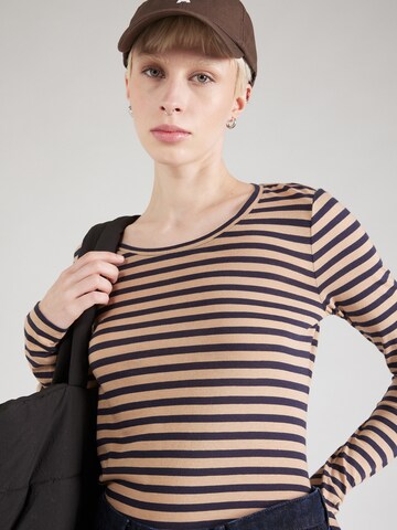 T-shirt 'Enriccaa' ARMEDANGELS en marron