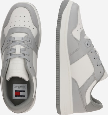 Tommy Jeans Platform trainers 'RETRO BASKET' in Grey