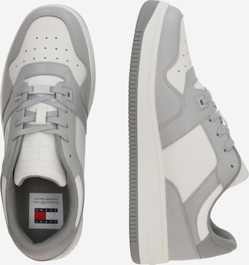 Sneaker bassa 'RETRO BASKET' di Tommy Jeans in grigio