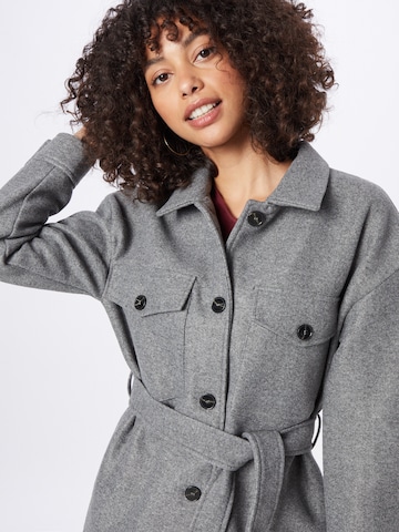 Manteau mi-saison 'EMMA' ONLY en gris