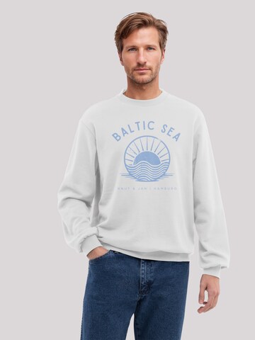 Sweat-shirt 'Baltic Sea Knut und Jan' F4NT4STIC en blanc : devant