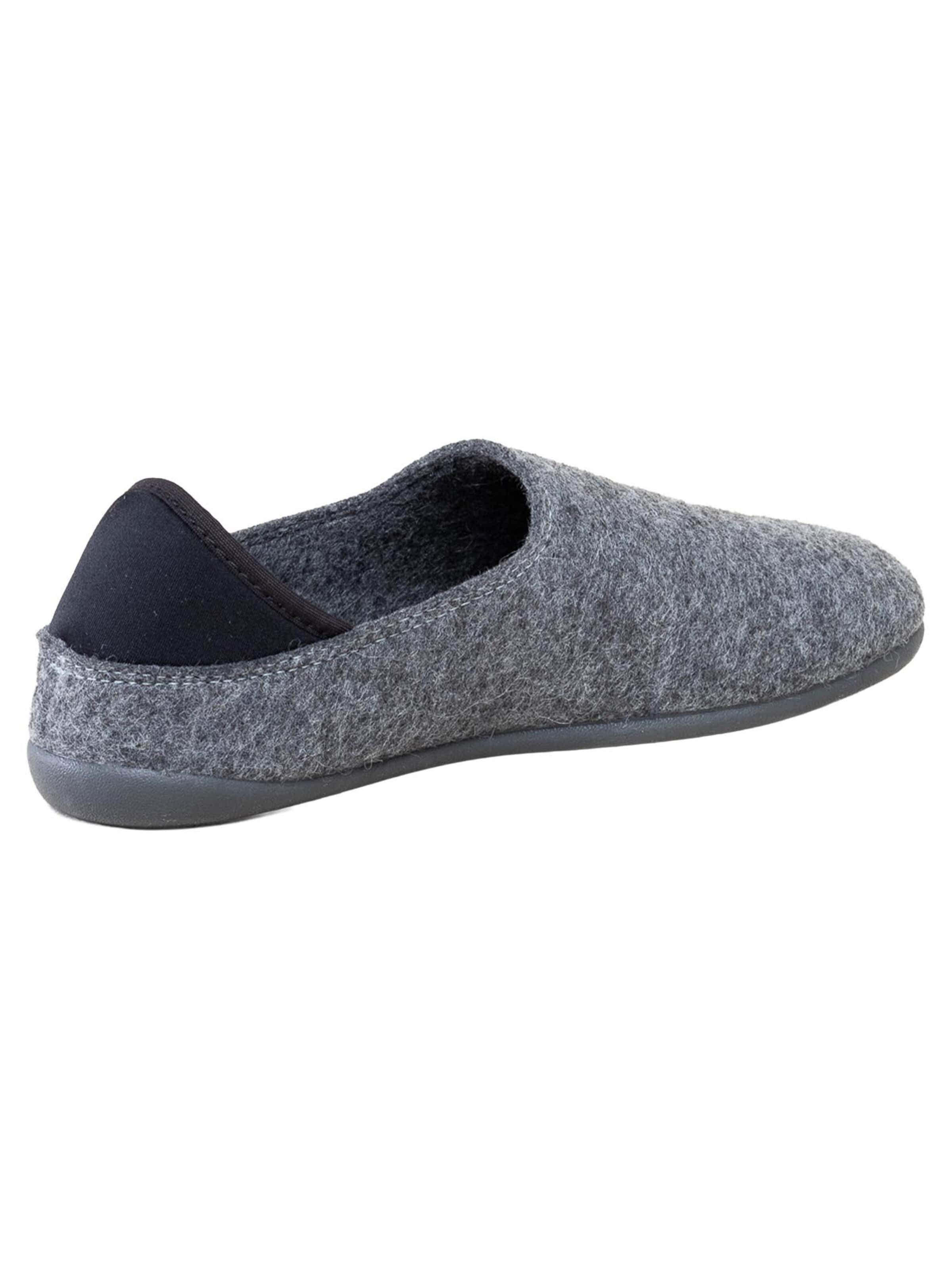 Gottstein Classic Flats 'Wool Slip-On' in Grey: front