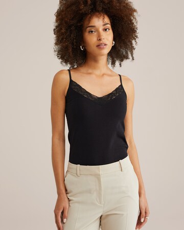 WE Fashion Top in Black: front