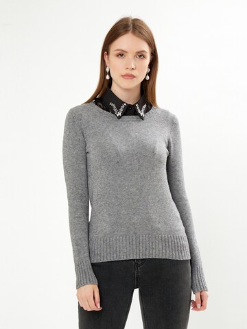 Influencer Pullover in Grau: predná strana