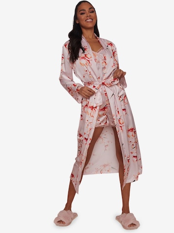 Chi Chi London Dressing Gown in Pink: front