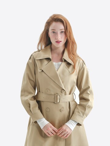 TorWeit Between-Seasons Coat 'Long Trench Coat' in Green