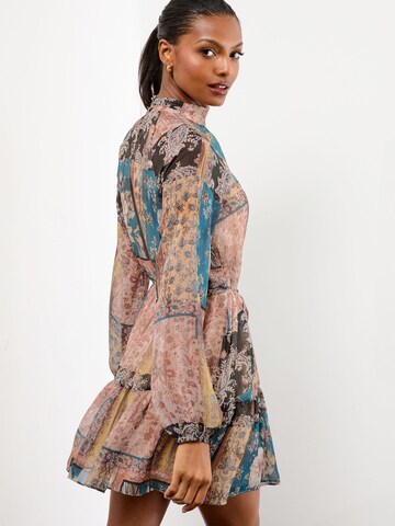 Lipsy Mekko värissä sininen