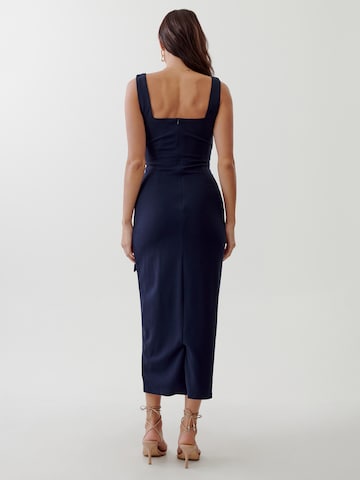 Tussah Sukienka 'LEE' w kolorze niebieski: tył