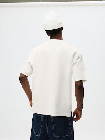 BershkaMajica - bijela boja