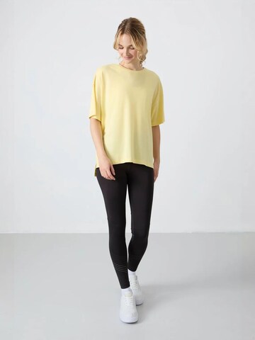 T-shirt Tommy Life en jaune