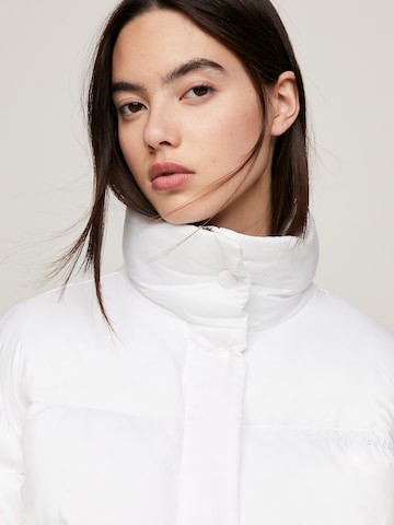 Tommy Jeans Between-Season Jacket in White