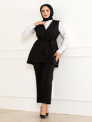 MODAMIHRAM Tunic in Black: front