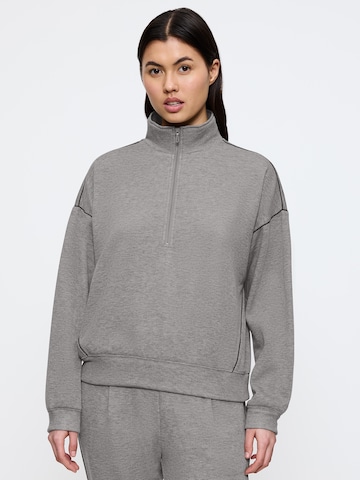 TRIUMPH - Sudadera 'MyWear' en gris: frente