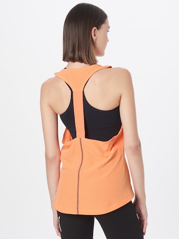 PUMA Sports top 'FIRST MILE' in Orange