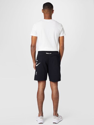 Nike Sportswear Regular Shorts in Schwarz