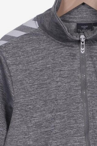 Hummel Sweatshirt & Zip-Up Hoodie in S in Grey