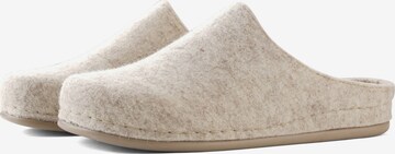 Travelin Classic Flats 'At-Home ' in Beige