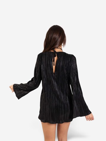 Robe THE-ARE en noir