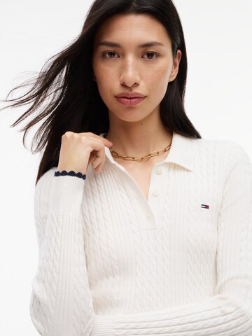 Tommy Jeans Kötött ruhák - fehér