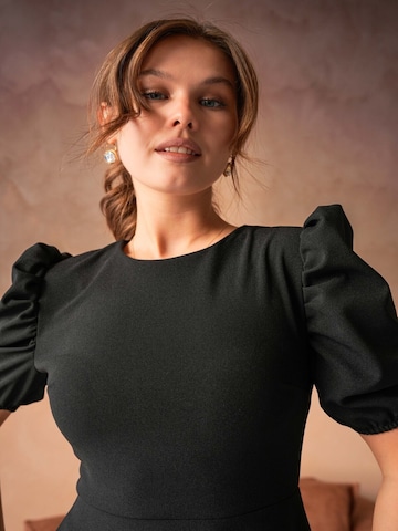 WOMAN VISION Šaty – černá