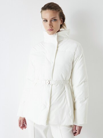 Ipekyol Between-Season Jacket in White: front