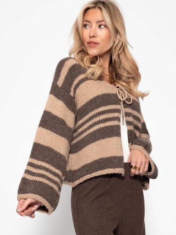 SASSYCLASSY Strickjacke‌‌‌‌‌‌ in Braun