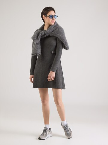 ABOUT YOU Gebreide jurk 'Manja' in Grijs