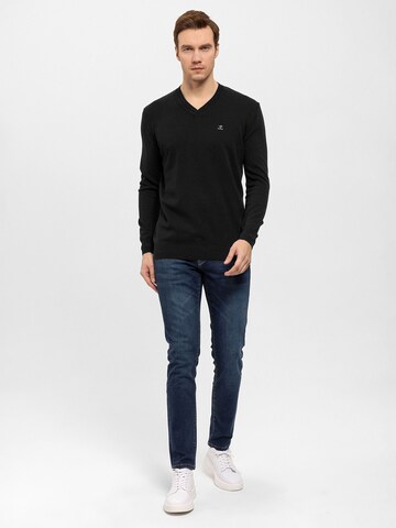 Daniel Hills Pullover in Schwarz