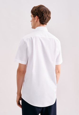 Coupe regular Chemise business SEIDENSTICKER en blanc