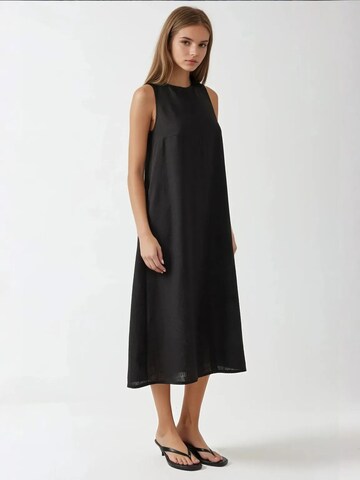 Hiccup Dress in Black