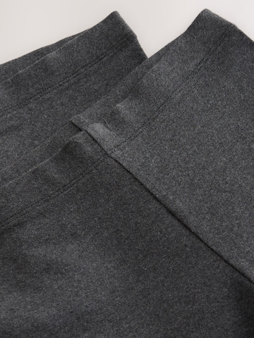 Next Slimfit Shorts in Grau