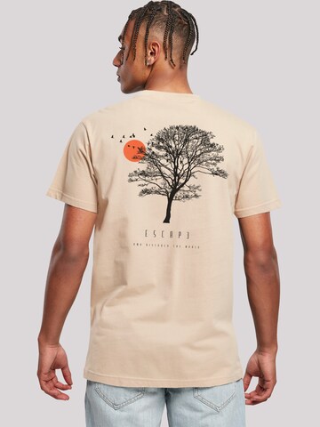 T-Shirt 'Escape Discover the World Tree Birds' F4NT4STIC en beige : devant