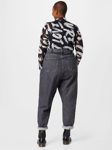 Calvin Klein Jeans Curve Tapered Jeans i grå
